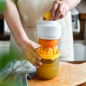 簡易手動榨汁機小型便攜式橙汁杯家用壓榨器水果橙子檸檬榨汁器