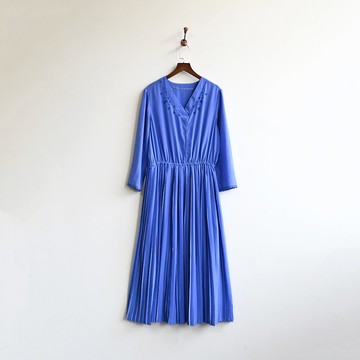 【蛋植物古著】鈴蘭花嶼純色刺繡百褶古著洋裝