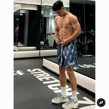 美式原創網眼透氣四分短褲滿印logo休閒寬鬆健身跑步潮牌男男士健身短褲健身短褲運動短褲夏季健身短褲男士運動短褲