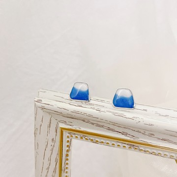 手折富士雪山 手作UV膠樹脂 貼耳耳環/耳夾 穿搭配件