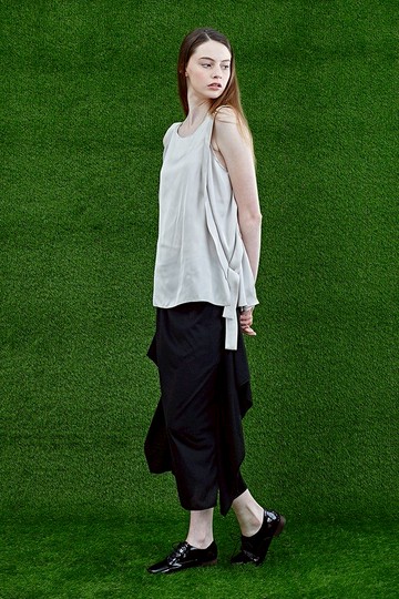 【換季特賣】淺米色緞面綁帶背心