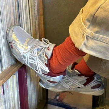 ASICS 休閒鞋 HYPERSYNC 銀白酒紅 薄底 復古鞋 女 1203A879020