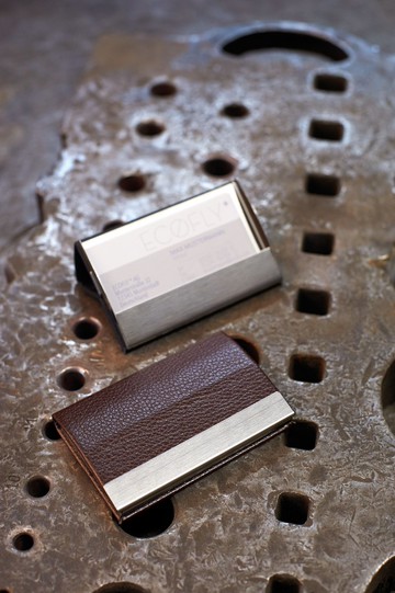 【客製化雷射刻印】攜帶站立名片夾(黑色)