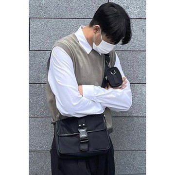 SUL 韓國代購🇰🇷現貨 SSRL 側背小包 肩背包 包包 BREVITY FLAP BUCKLE BAG