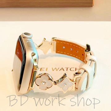 鎏金四葉草 真皮錶帶 適用 Apple Watch 11 錶帶 s10 9 8 7 6 5 SE 蘋果手錶錶帶 蘋果錶帶