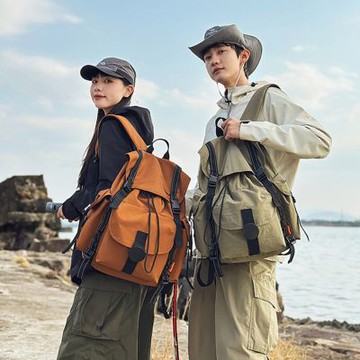 【AFAMIC 艾法】157新款韓版輕便型多層次收納戶外旅行防潑水休閒背包(旅行包 登山包 雙肩包 背包)