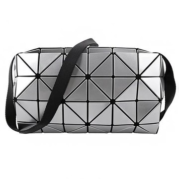 ISSEY MIYAKE 三宅一生-BAOBAO幾何方格4x6 搖滾斜背包(亮面銀)小款