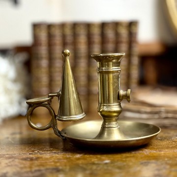 *50711- 典雅法國古董黃銅手持燭台與原配錐形滅燭器