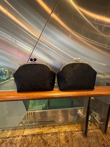 MBC 人手製 黑色腰果花織錦 24cm 弧形框 口金包 珍珠