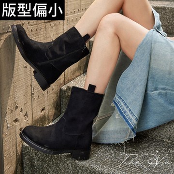 ANNSTAR 晞晞聯名-慵懶午後魔法小耳朵防潑水絨布軟軟短靴3cm-黑(版型偏小)