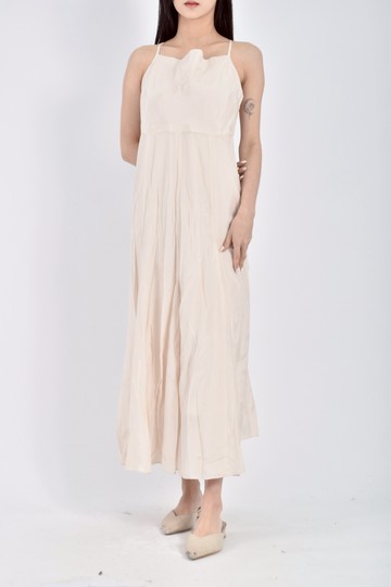 (S) nuda質感禮服緞面細肩帶杏色洋裝