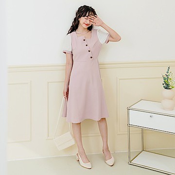 OB嚴選-小V臉．不對稱方領琥珀釦中洋裝