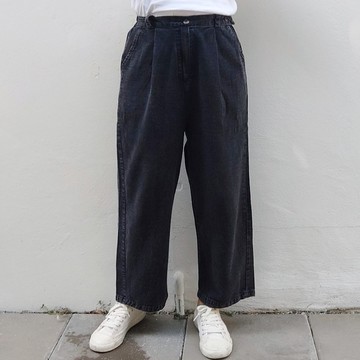 Straight Black - 黑色石洗直筒褲 鬆緊腰身