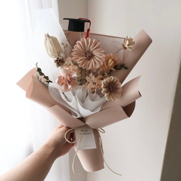 畢業熊花束  霧粉太陽花花束 向日葵 生日 週年 畢業禮物