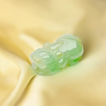 【招財神獸】冰綠飄花翡翠貔貅擺飾 | 天然緬甸玉翡翠A貨 | 送禮