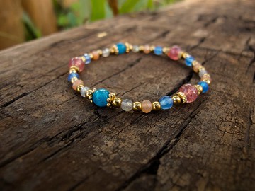 人際關係招桃花 ∣ 磷灰石 草莓晶 月光石 手鍊