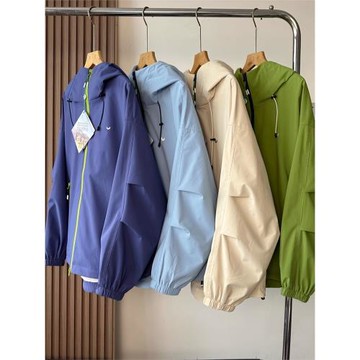 清新元氣 男女時尚百搭戶外防風防水連帽沖鋒衣夾克外套休閑上衣