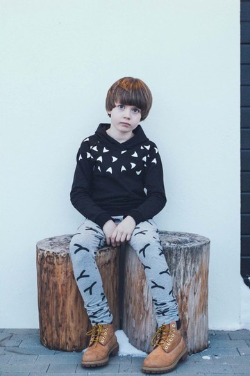 【北歐童裝】冰島有機棉兒童上衣2歲至12歲 黑色飛翔