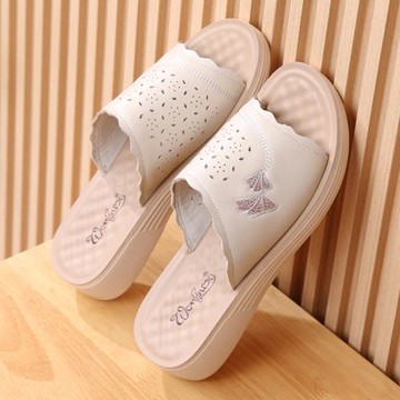 拖鞋女夏季媽媽款真皮舒適中老年涼拖鞋女平底防滑老人拖鞋女大碼