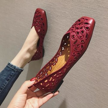 中式2026春夏季新款鞋子大碼時尚方頭透氣平跟平底紅色洞洞單鞋女