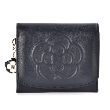 CLATHAS山茶花浮雕LOGO皮革壓釦零錢短夾(海軍藍)200106-84｜GoBrand購名牌