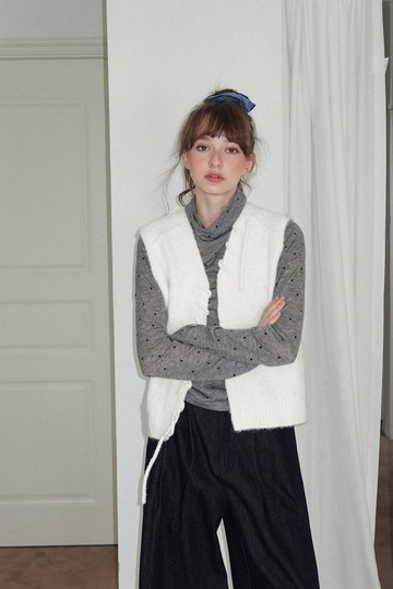 清晨云霧 / 顆粒感手工穿繩背心 / 綿羊毛