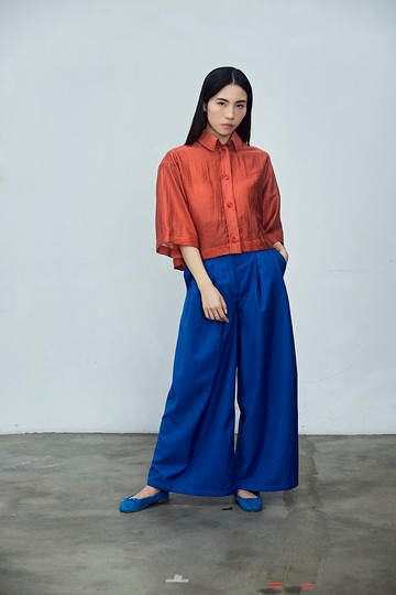 紅色短袖落肩襯衫