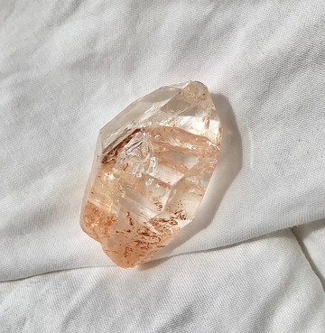 晶中晶油霧 骸骨骨幹水晶 紅泥骨幹 紅泥水晶 天然原石 水晶原礦