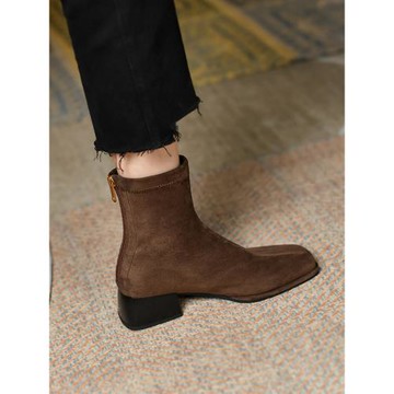 棕色彈力翻皮短靴女2025年新款秋冬季瘦瘦靴方頭粗跟磨砂絨面靴子