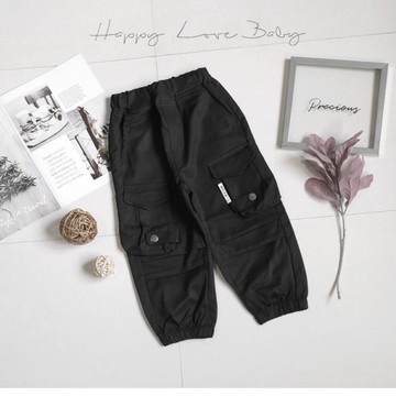 質感黑滑面挺布酷帥男孩口袋工裝褲 秋冬童裝 男童長褲 男童外出褲 男童褲 秋冬長褲 秋冬休閒褲