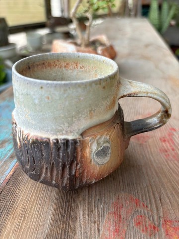 裙擺搖搖 咖啡杯