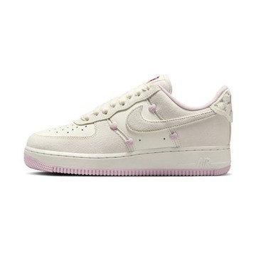 Nike Air Force 107 L 女 粉白 AF1 休閒 透氣 麂皮 愛心 運動 休閒鞋 HV5992-111