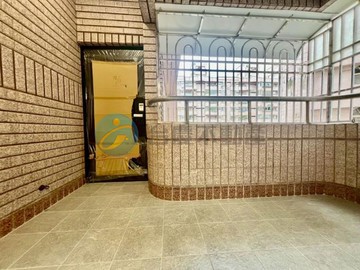楠梓｛北國麗景｝邊間~陽台進出~正四房平車｜高雄市楠梓區旗楠路