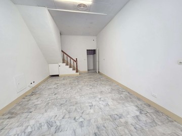 正臨21米大豐二路住店兩用透天｜高雄市三民區大豐二路