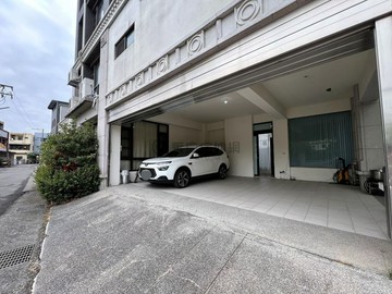 實境找房-中興新村獨棟時尚霸氣電梯豪墅｜南投縣南投市南新路