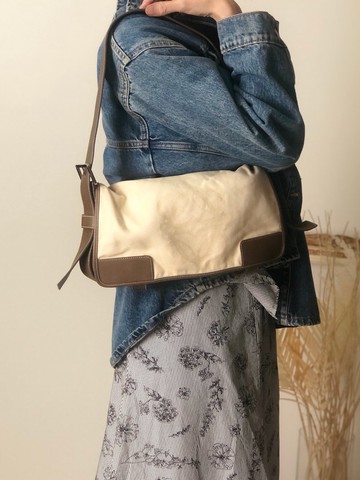 【日本直送 名牌二手包】LOEWE 羅威納 側背包 米色 Anagram 帆布 單肩包 vintage 老品 u8w446