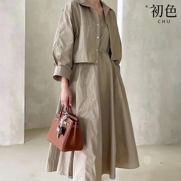 初色 韓版寬鬆翻領七分袖襯衫外套+純色圓領口袋無袖抽繩收腰連衣裙套裝-共2色-38061(F可選)