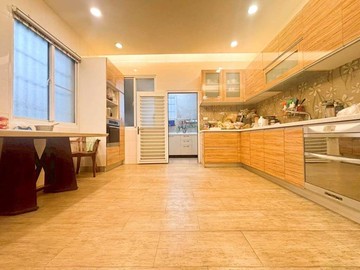 近文化中心｜市長官邸生活圈｜正透天店住｜高雄市苓雅區五權街