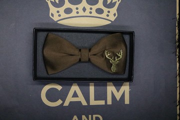 咖啡色北欧风鹿头刺绣领结绅士风蝴蝶结