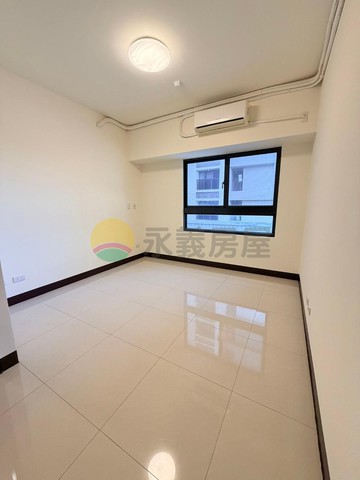 橋頭新市鎮｜高科實中輕屋齡美3房車位雙衛開窗｜高雄市橋頭區經武路