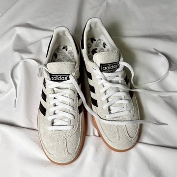 ADIDAS 休閒鞋 HANDBALL SPEZIAL 燕麥灰 膠底 復古 麂皮 女 IF6562