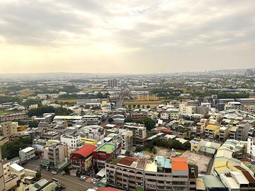 聚合發君大院｜高樓層通風採光優｜輕裝潢三房平車｜台中市大里區長興一街