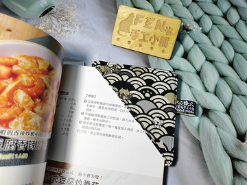 小物系列-厚棉三角布書籤系列-灰黑波浪和風貓咪布書籤-角落書籤
