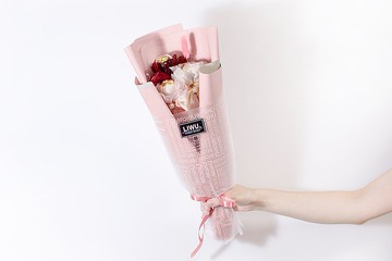 我愛你豪華版3顆金莎+兔尾草乾燥花束(2色可挑) 情人節 母親節