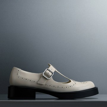 真皮雕花瑪莉珍鞋