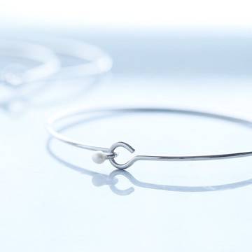 B) Stone Wire Bangle銀925