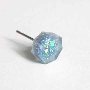 雪浪 / 樹脂耳環 - 單隻 / 七角形 透明 夢幻 水藍