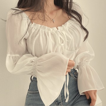 9th street 早春法式雪紡衫｜木耳邊方領收腰短版上衣・喇叭袖氣質小眾款 (預購)