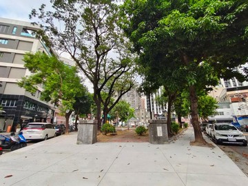 三多商圈近大遠百靜巷透天｜高雄市前鎮區滇池街