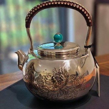 尚幀品大師系列 寸彥同大師手造 盛世牡丹口耳一體銀壺 1200cc